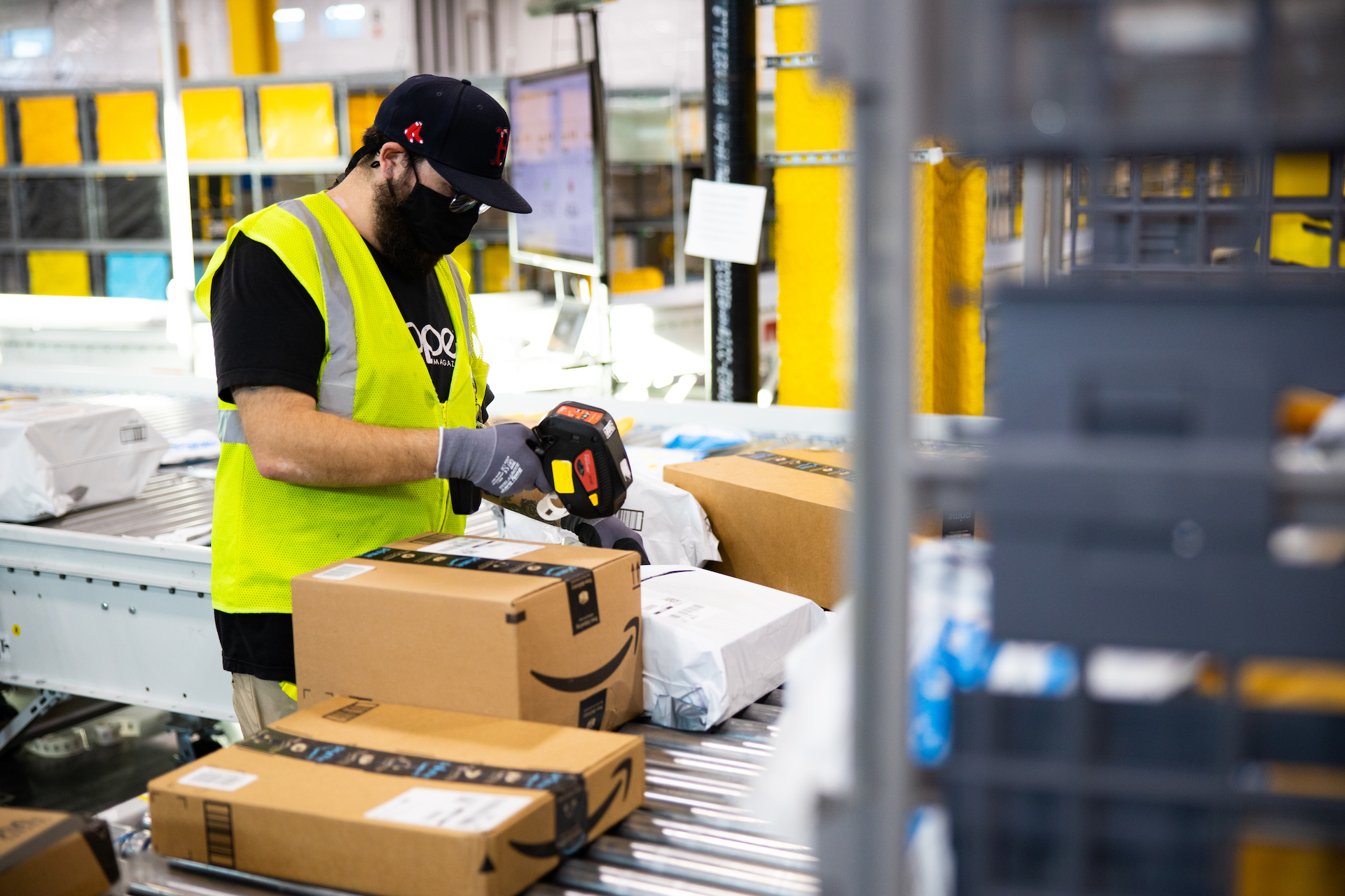 Amazon pursues its growth in Greater Montréal with the opening of new ...